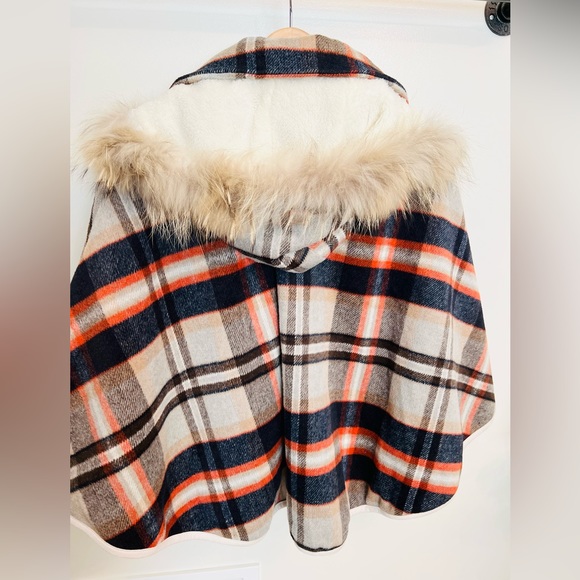 Altar’d State Plaid Fall Poncho Wrap 🍁 - Picture 7 of 9